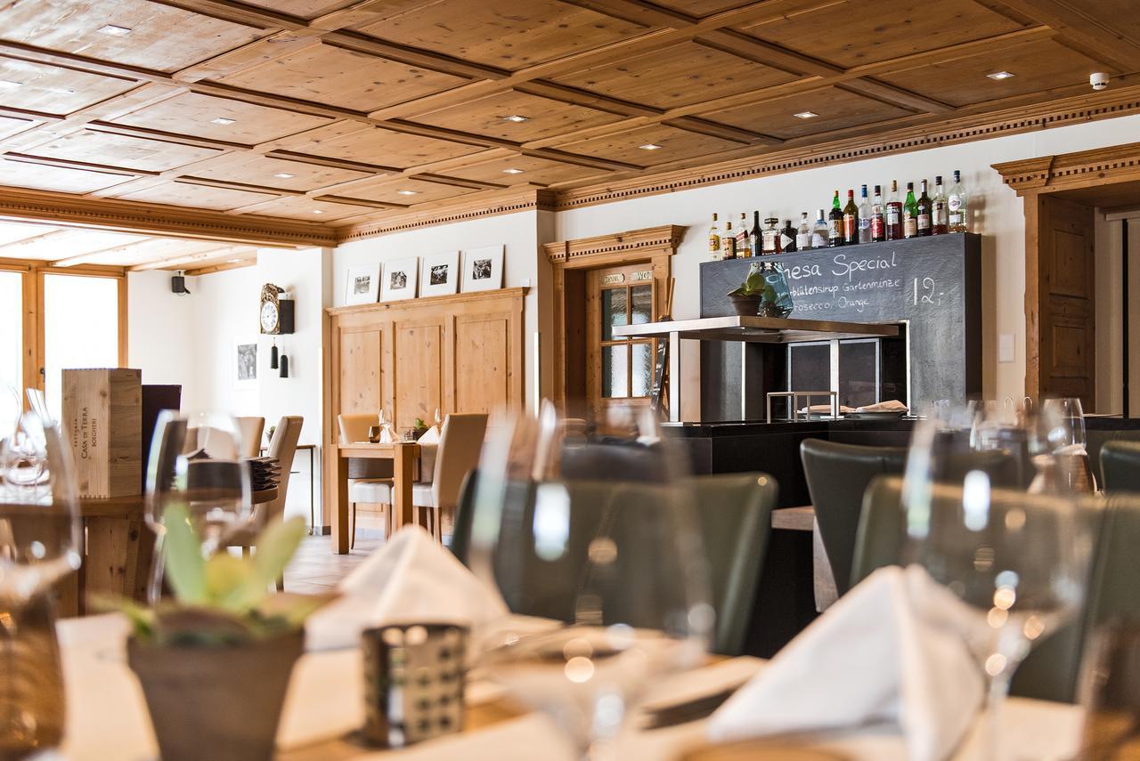 פלימס Hotel Restaurant Chesa מראה חיצוני תמונה